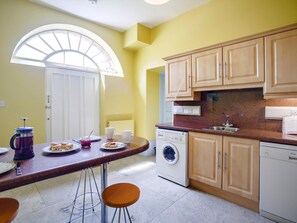 Dishwasher, cookware/dishes/utensils