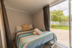 3 bedrooms, WiFi, bed sheets - Benmore Bach, Central location, Twizel (Twizel)