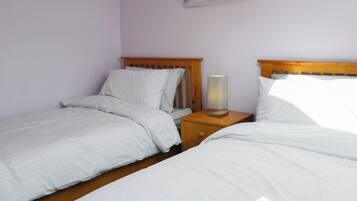 5 quartos, Wi-Fi de cortesia, roupa de cama