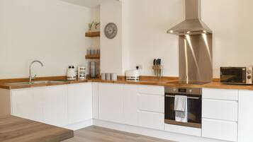 Dishwasher, high chair