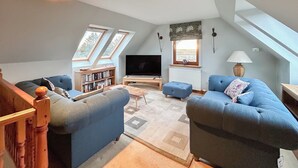 Living area - Sheildaig Cottage Annex (St Cyrus, near Montrose)