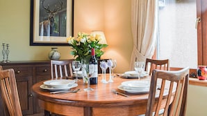 Dining - Sheildaig Cottage Annex (St Cyrus, near Montrose)
