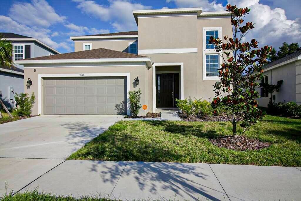 Beautiful home with community pool! Near beaches!