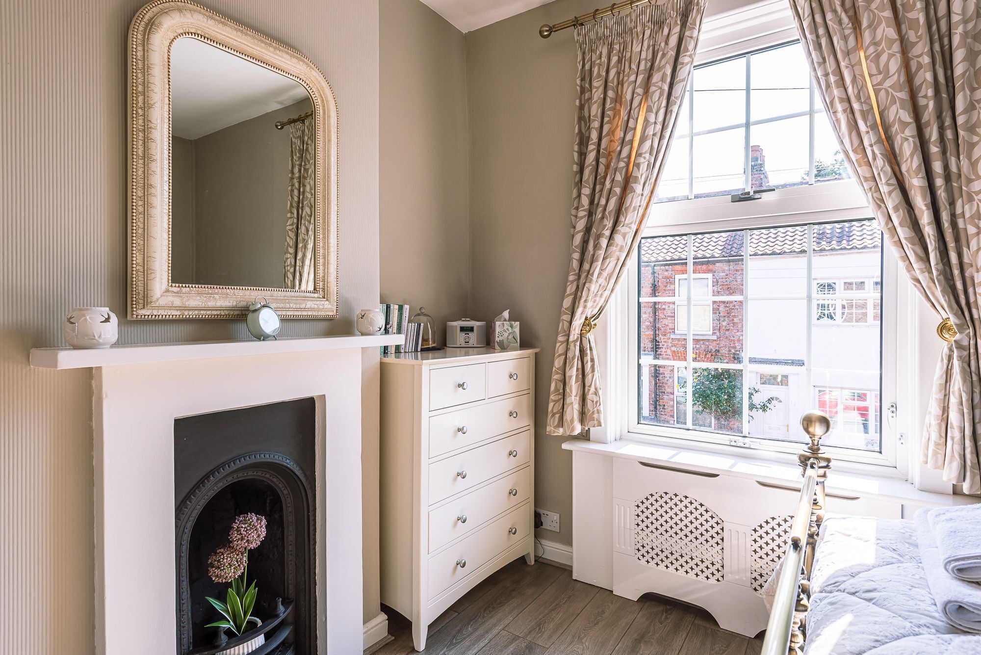 2 bedrooms, iron/ironing board, Internet