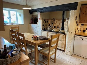 Dishwasher, high chair, freezer - 3 bedroom accommodation in Bridport (Bridport)