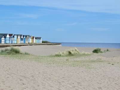 3 bedroom accommodation in Addlethorpe, near Skegness