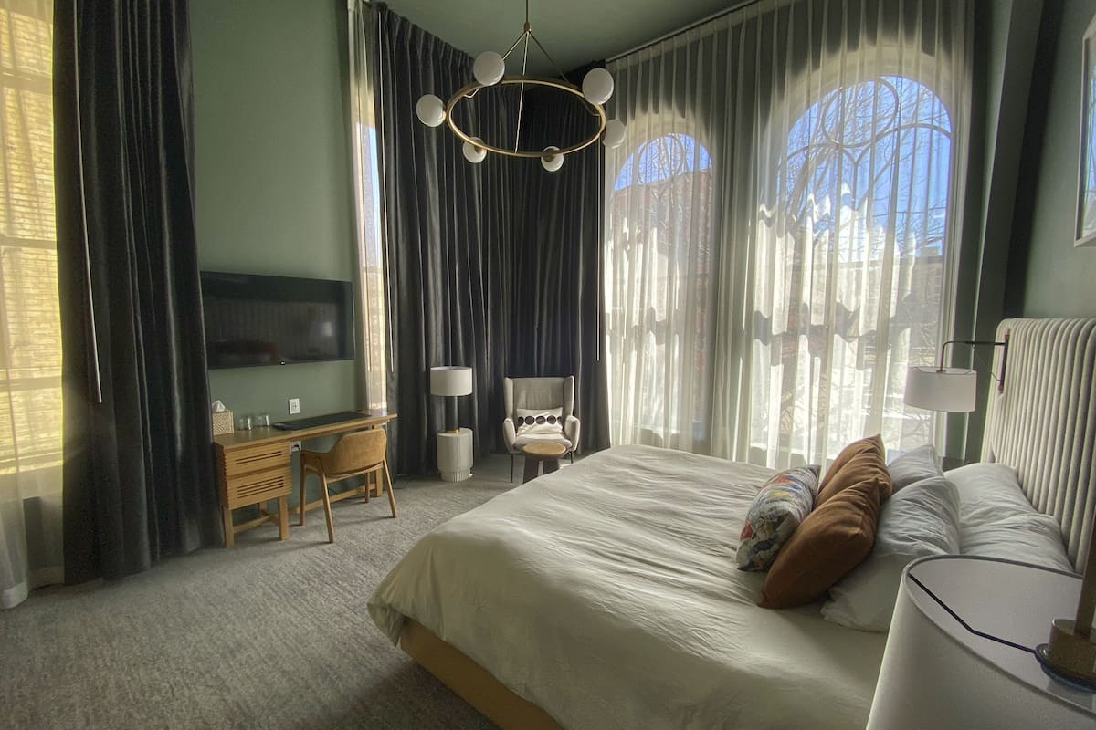 1 bedroom, premium bedding, pillow-top beds, individually decorated