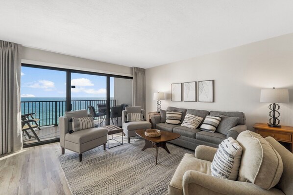 Studio (2 Bedrooms) | Front of property