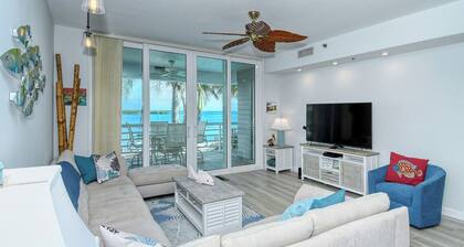 Harbor Villa Club 205