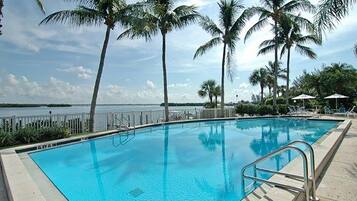 Studio (2 Bedrooms) | Interior