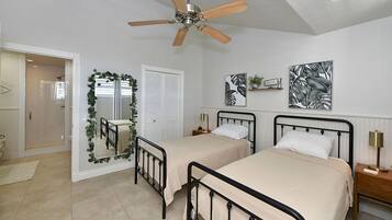 Studio (2 Bedrooms) | Interior