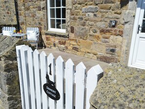 Property grounds - 3 bedroom accommodation in Shilbottle (Shilbottle)