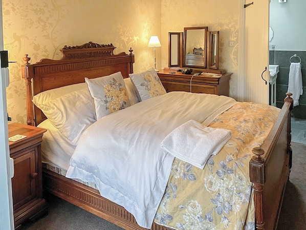 3 bedrooms, free WiFi, bed sheets