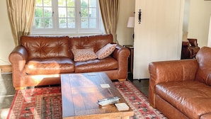Fireplace - 3 bedroom accommodation in Bowness on Windermere (Bowness on Windermere)