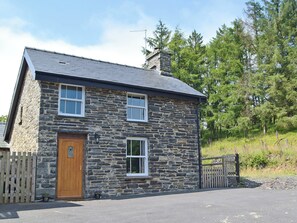 Exterior - UK34913 - Bwlchgraig Fach (Bwich-llan, near Lampeter)