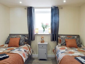 2 bedrooms, free WiFi, bed sheets, wheelchair access