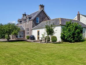 Exterior - 4 bedroom accommodation in Annan (Annan)