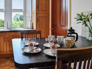 Dining - 4 bedroom accommodation in Annan (Annan)