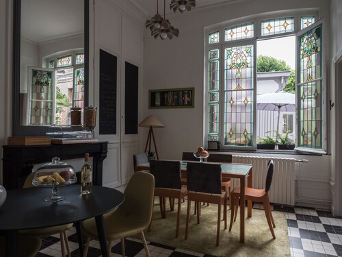 Notre Dame" guest room with garden view. Breakfast included 