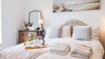 4 bedrooms, free WiFi, bed sheets