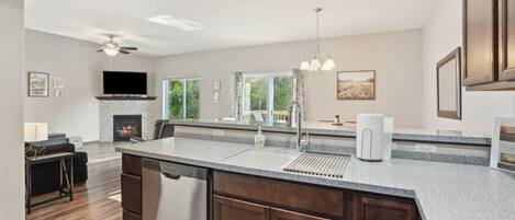 المنشأة من الداخل