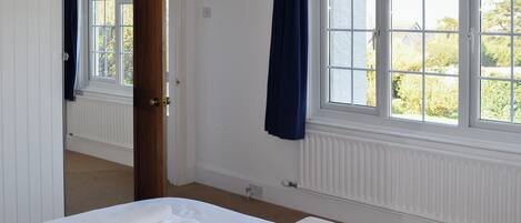 2 chambres, Wi-Fi gratuit, draps fournis