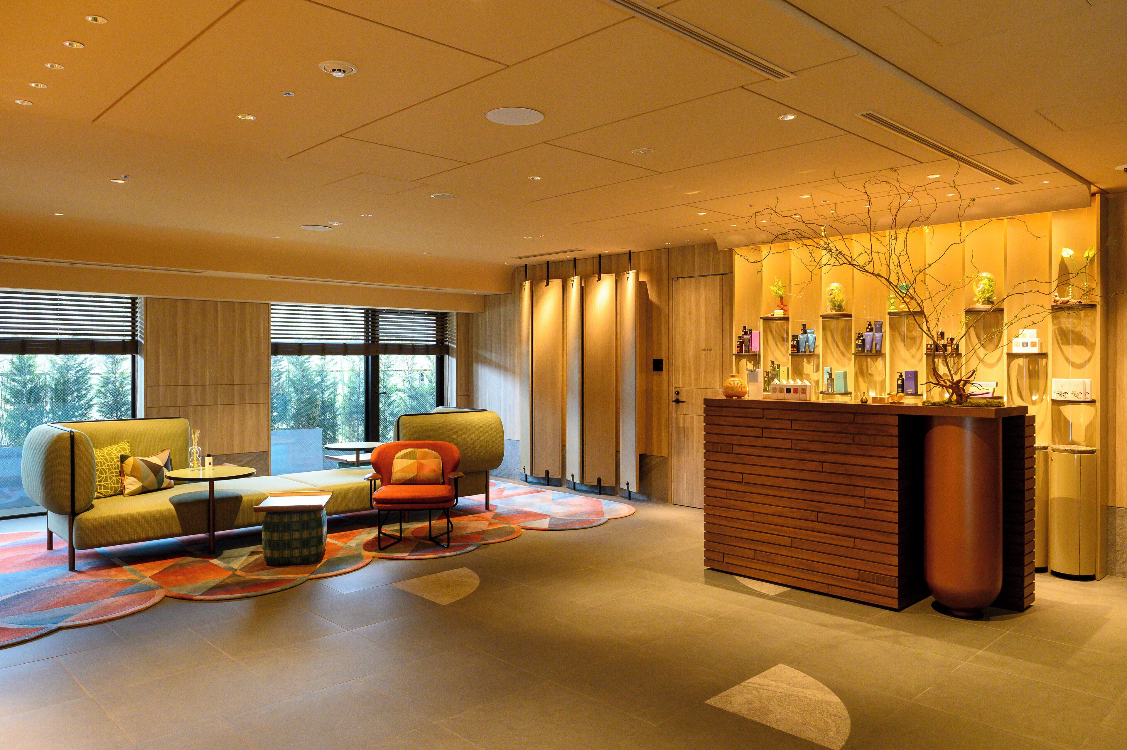 body treatments, aromatherapy, facials, reflexology