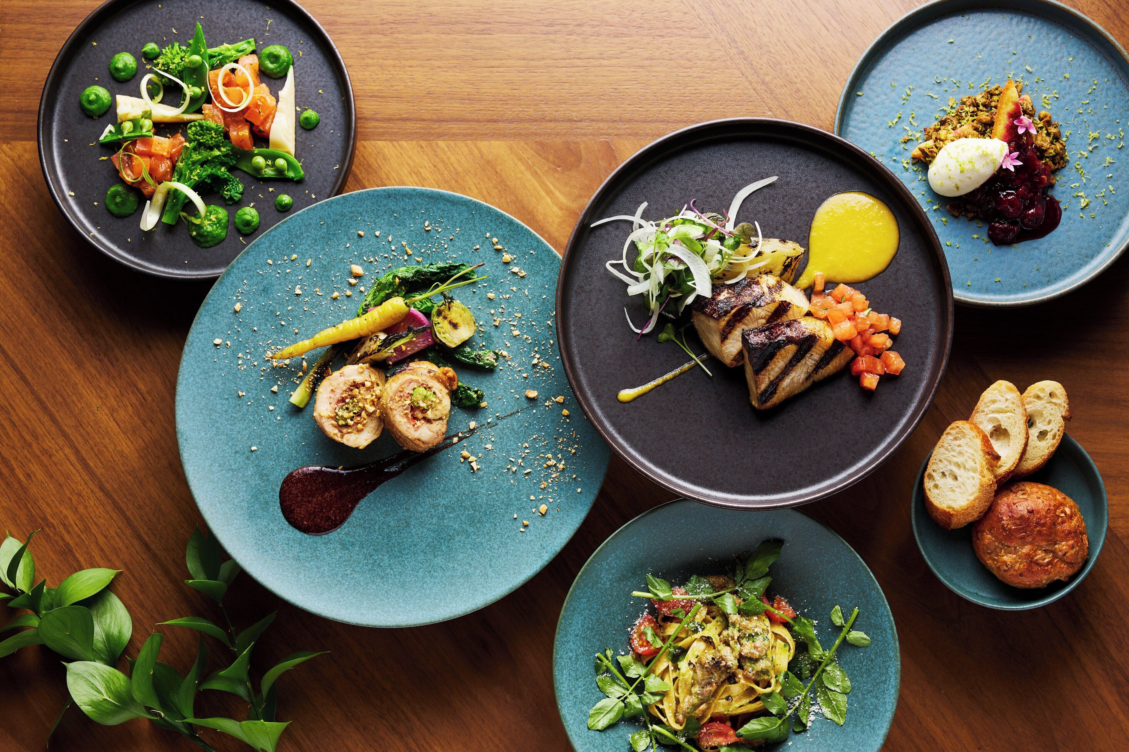Der serveres morgenmad, frokost, aftensmad og brunch