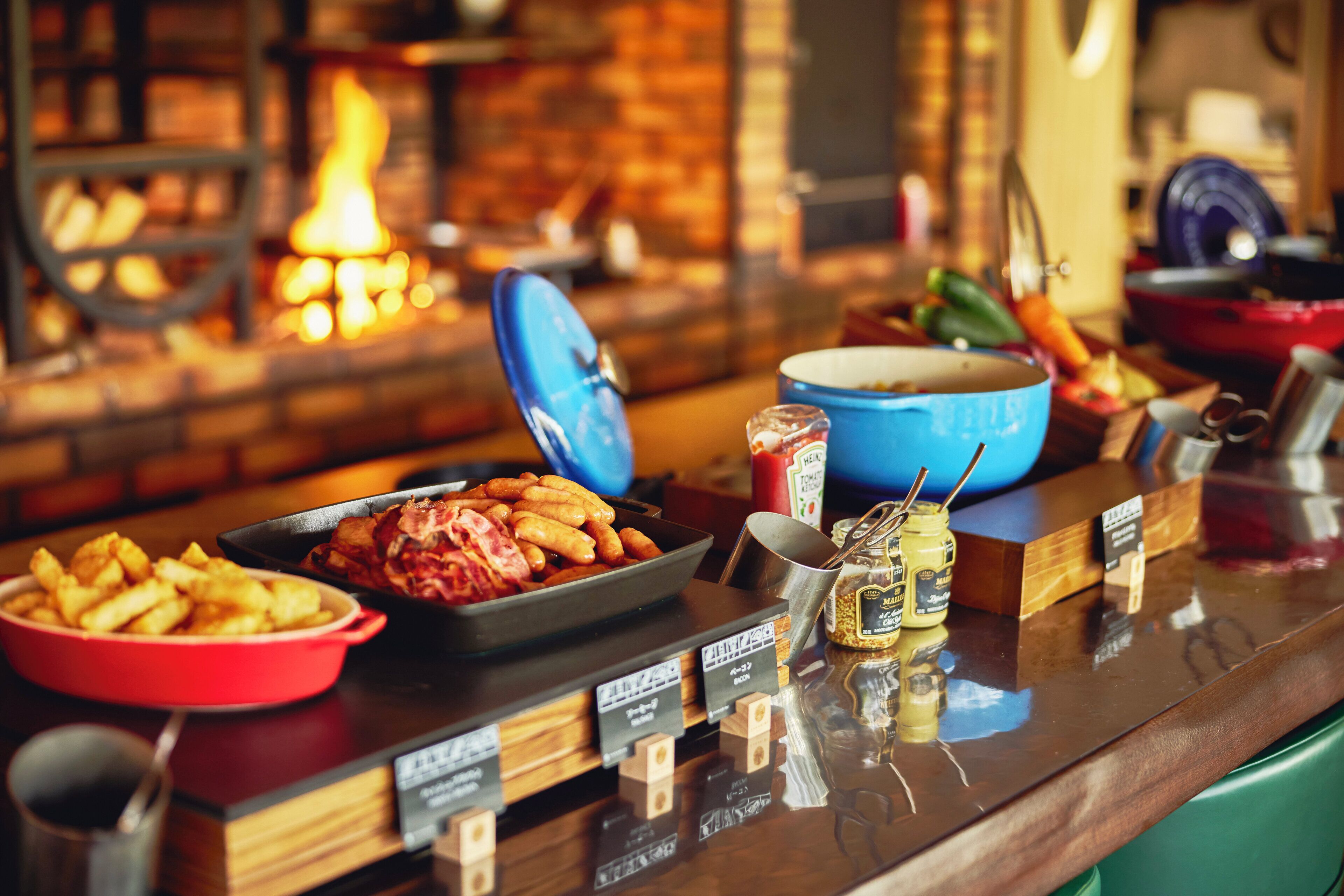 Daily buffet breakfast for a fee