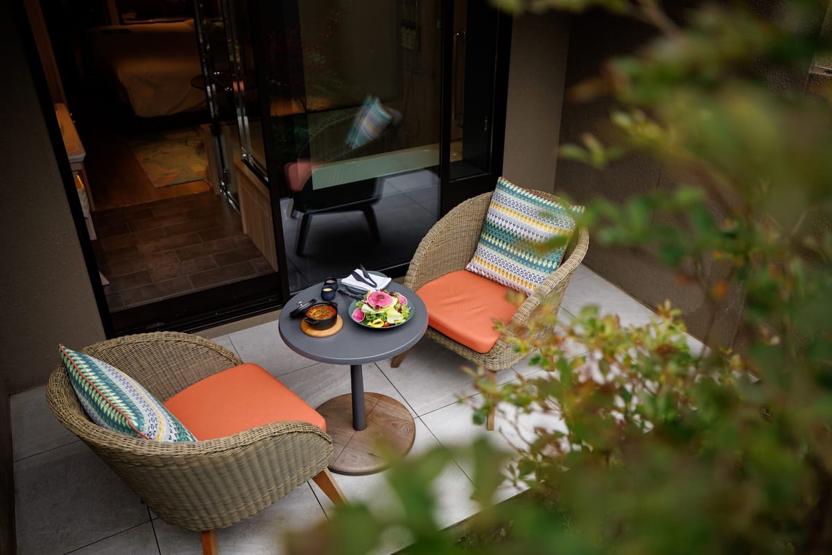 Minibar, Zimmersafe, schallisolierte Zimmer, Bügeleisen/Bügelbrett