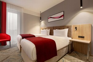 客房, 2 张单人床, 无烟房 | 迷你吧、客房内保险箱、办公桌、隔音