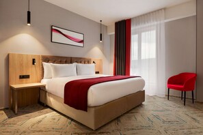 Minibar, in-room safe, desk, soundproofing - Ramada by Wyndham Targu JIU (Tirgu Jiu)