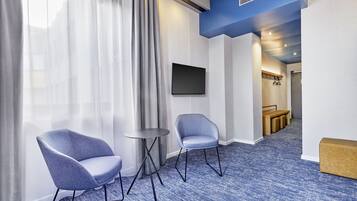 Quadruple Room | Hypo-allergenic bedding, soundproofing, free WiFi, bed sheets