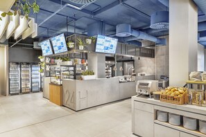 Petit déjeuner buffet compris tous les jours