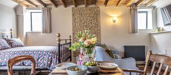 Loaf - Ancient granary sympathetically restored making it a truly special