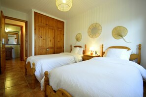 3 bedrooms, iron/ironing board, travel cot, WiFi