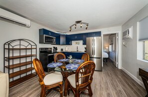 Fridge, microwave, oven, stovetop - New Listing Sunset Tropical Beach Bungallow (Treasure Island)