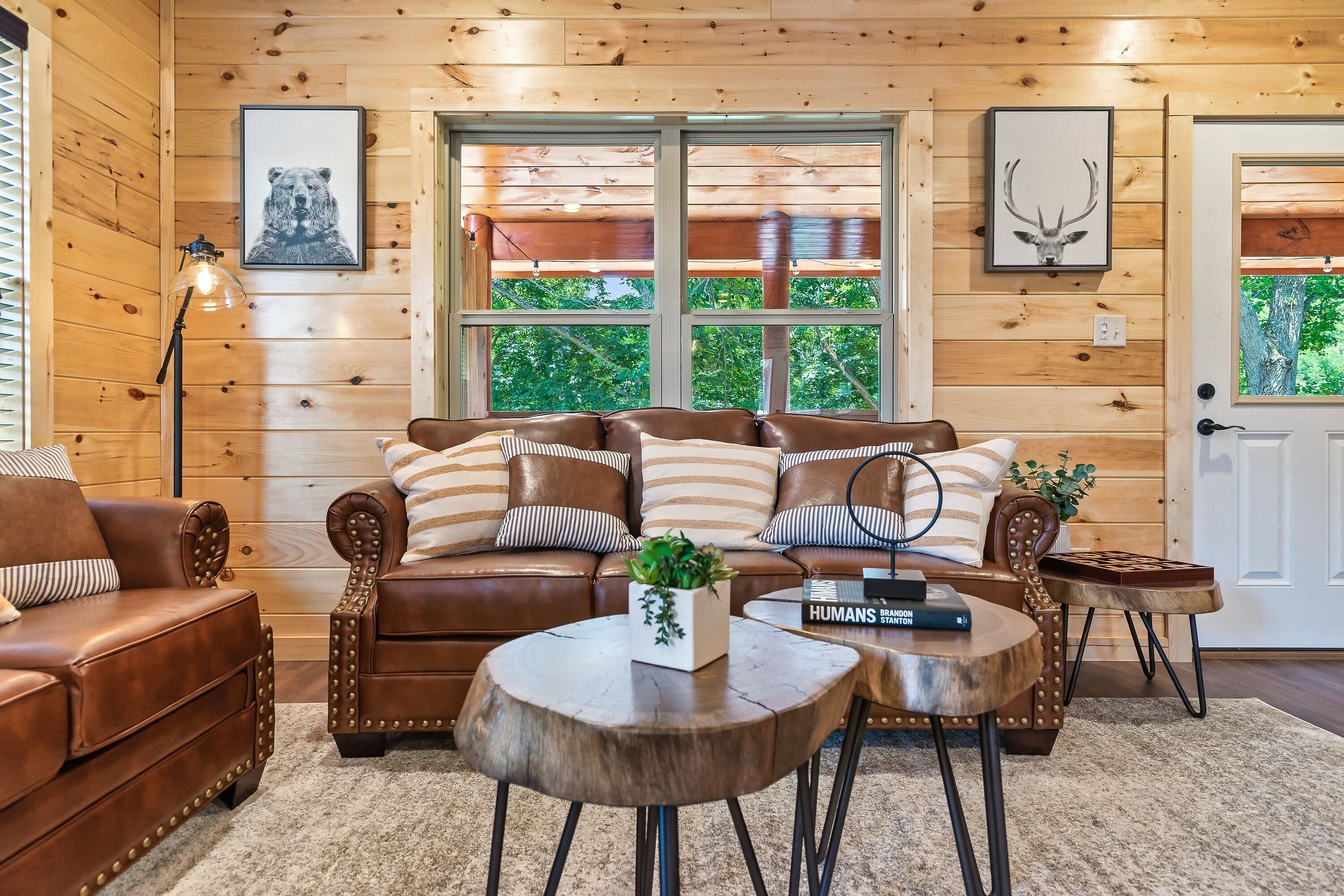 智能電視、壁爐、電子遊戲