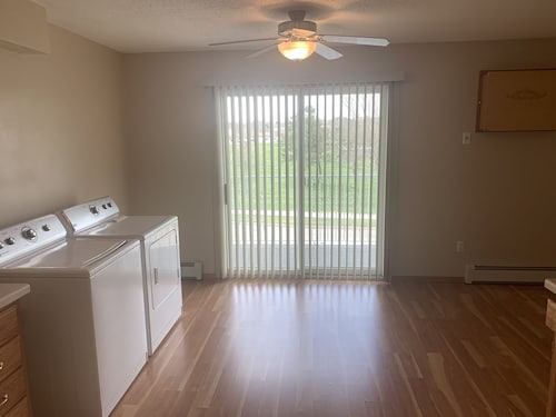 Great close to shopping city center and bar and grill entertainment