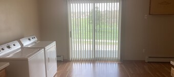 Great close to shopping city center and bar and grill entertainment