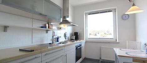 Frigorifero, microonde, forno, macchina per tè/caffè