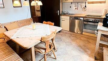 Dishwasher, highchair