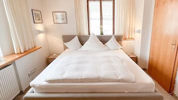 2 Schlafzimmer, Schreibtisch, Reisekinderbett, WLAN