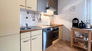 Dishwasher, highchair