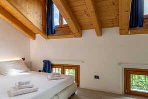 Deluxe Condo | Premium bedding, individually furnished, desk, laptop workspace - Residence Garibaldi (Trieste)