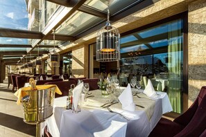 تناول الطعام بالخارج