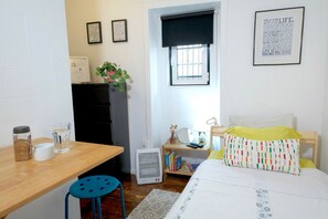 1 bedroom, iron/ironing board, WiFi, bed sheets - Studio Sao Miguel (Lisboa)