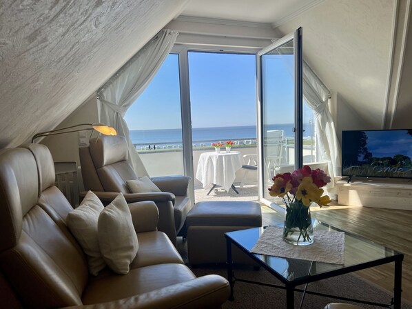 Unclassified image, 1 of 19, button