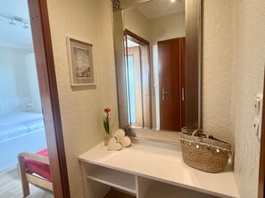 1 soverom, safe på rommet, wi-fi og sengetøy