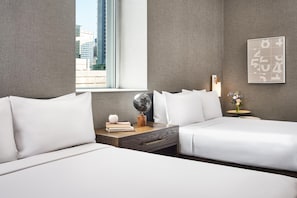 高級寢具、舒適加層、獨特裝潢、布置獨特